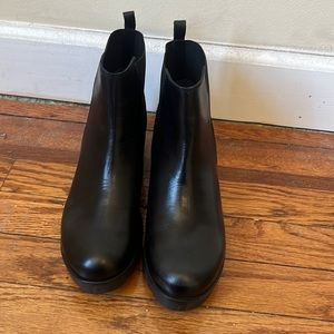 chelsea upper ankle boot on lug bottom